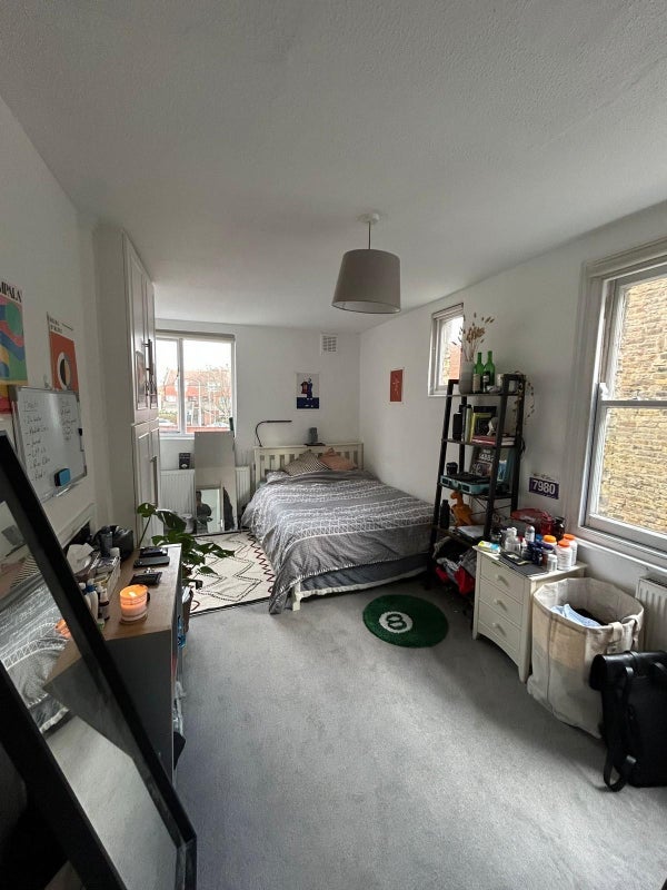 Room Saint Alphonsus Road in Greater London