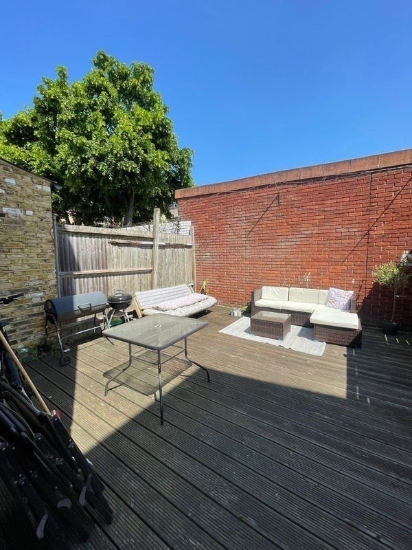 Room Saint Alphonsus Road in Greater London