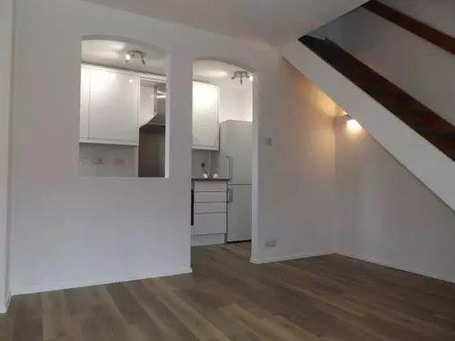 House Coe Avenue in Greater London