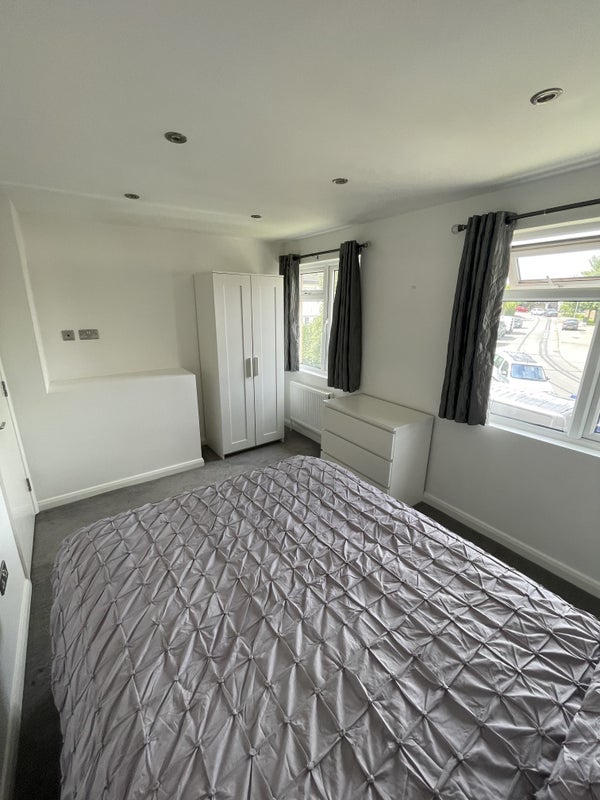 Room Helpeston in Basildon