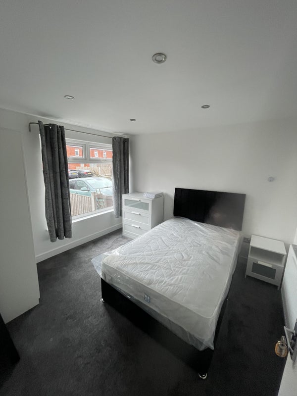 Room Helpeston in Basildon