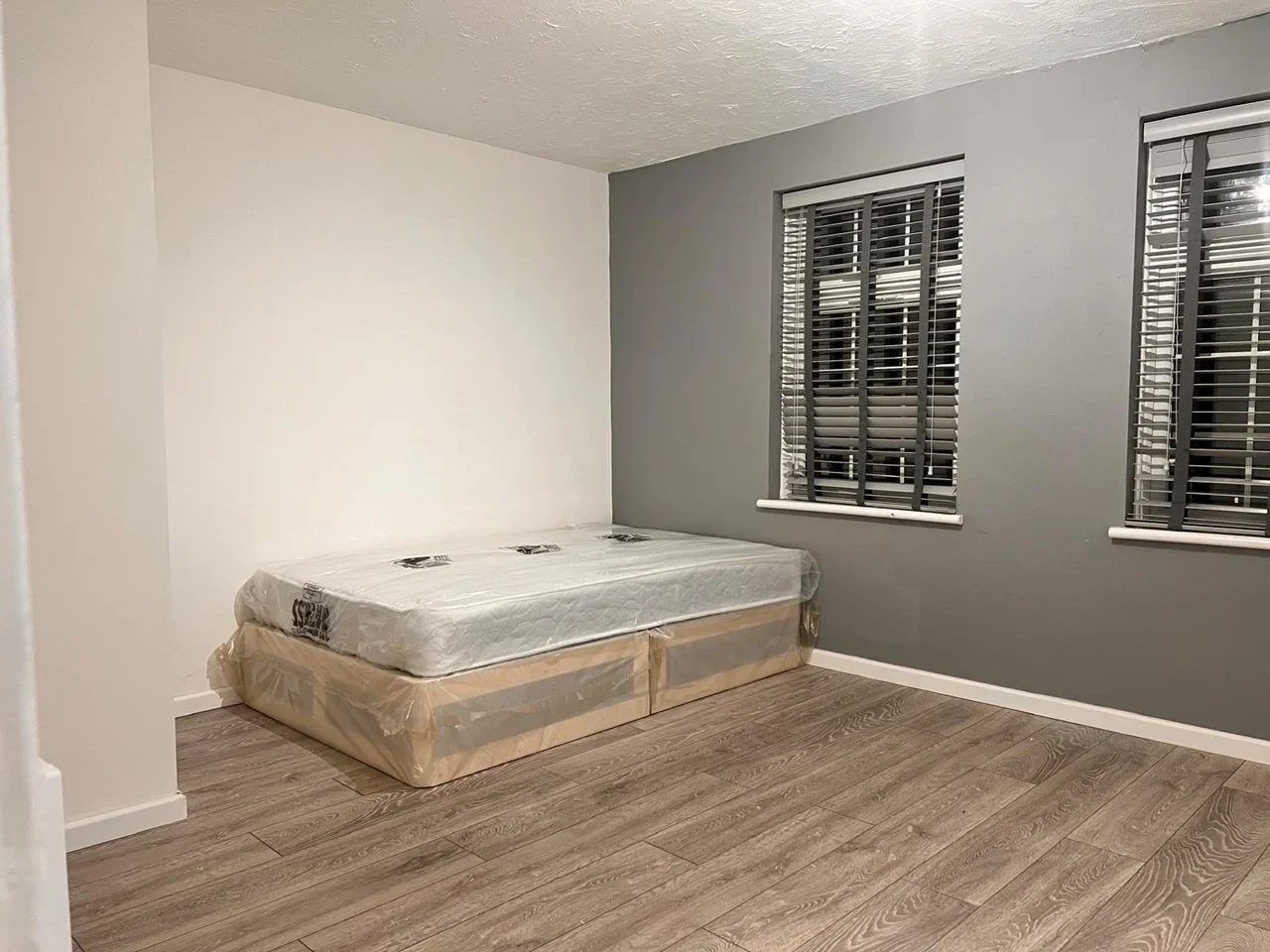 Room Helpeston in Basildon