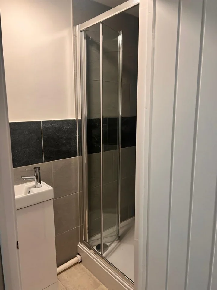 Room Helpeston in Basildon