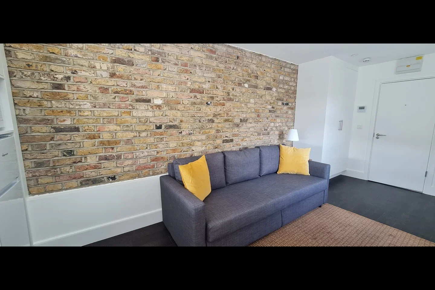Flat Trinity Road in Greater London