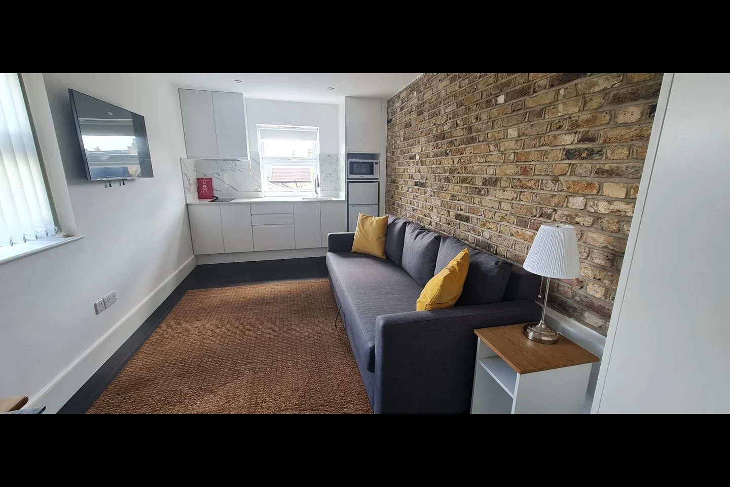 Flat Trinity Road in Greater London