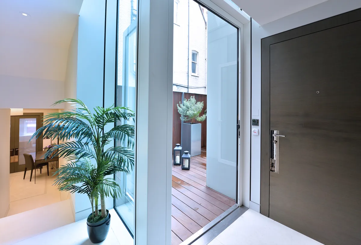 Flat Duke Street in City of Westminster