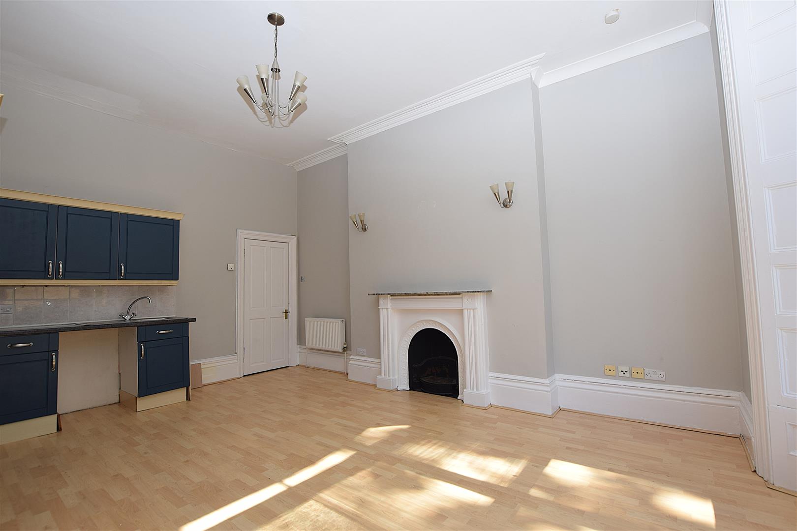 Flat Wellington Square in St Leonards