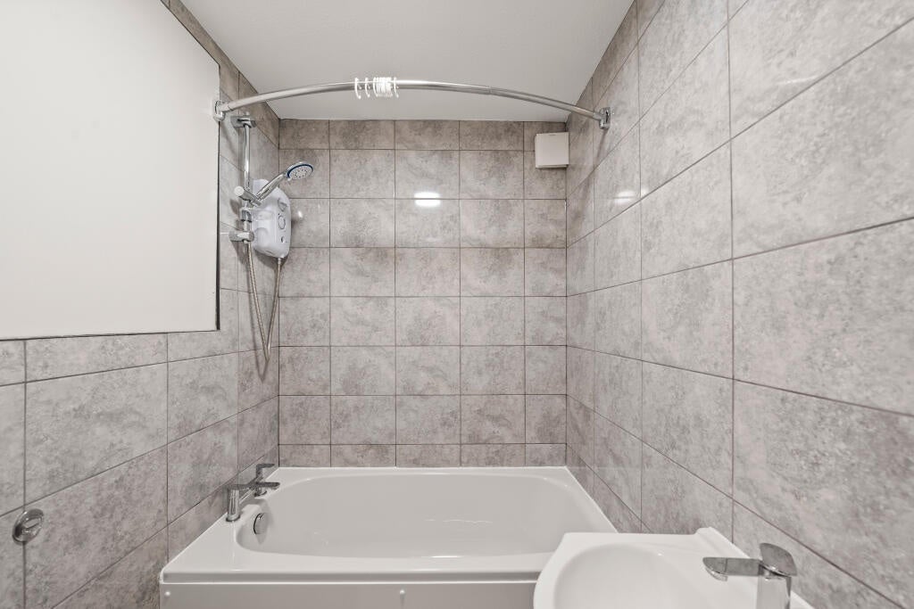 Flat Shinners Close in Greater London