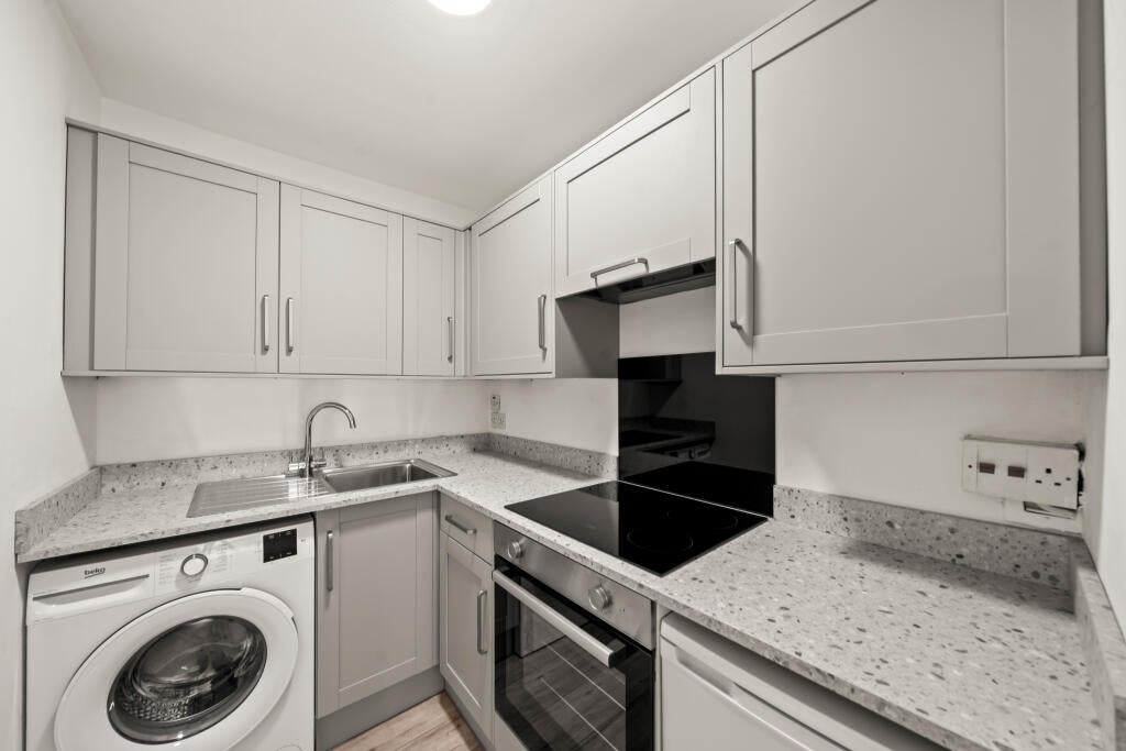Flat Shinners Close in Greater London