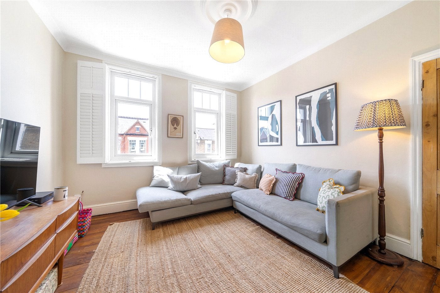 Flat Crebor Street in Greater London