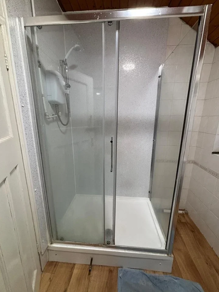 Room East Lane in Greater London