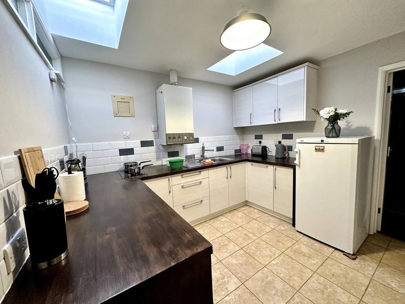 Room Richings Way in Richings Park