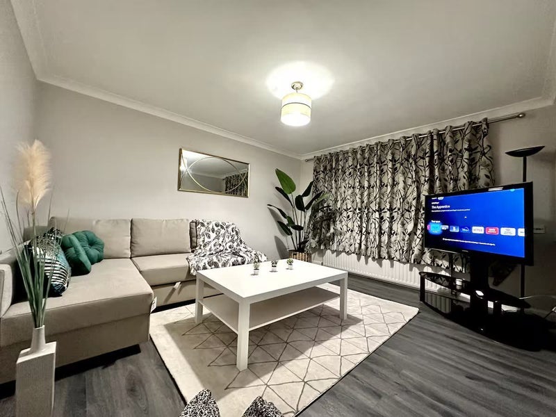 Room Richings Way in Richings Park