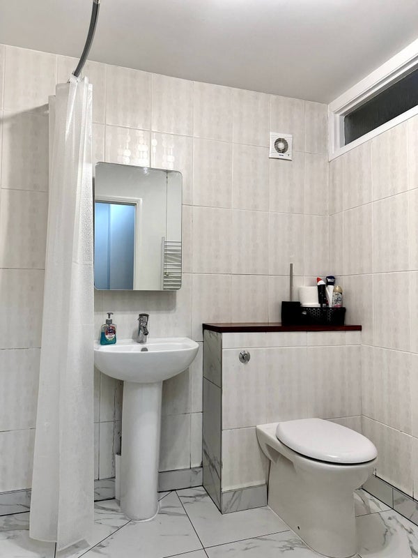 Room Richings Way in Richings Park