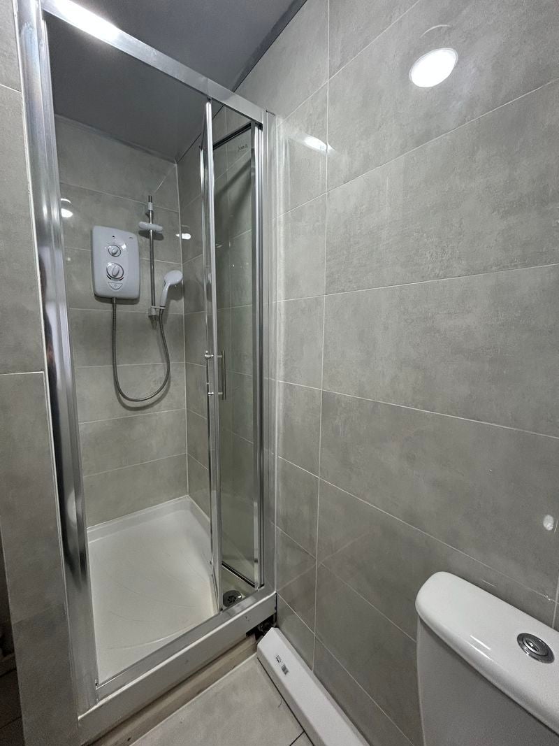 Room Beeston Road in Nottingham