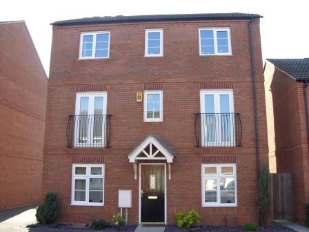 Room Daymond Street in Peterborough