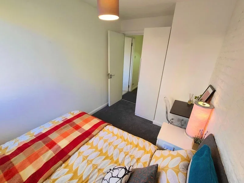 Room Cable Street in Greater London