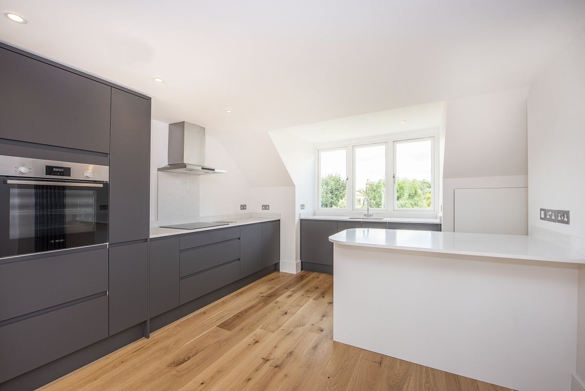 Flat Marchmont Road in Greater London