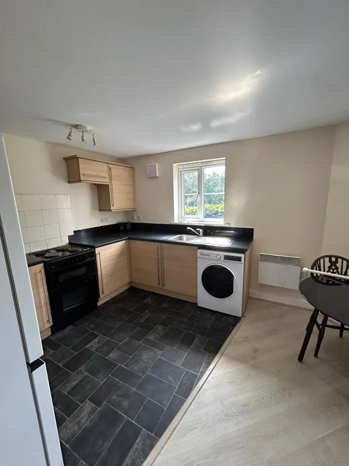 Flat Waltheof Road in Sheffield