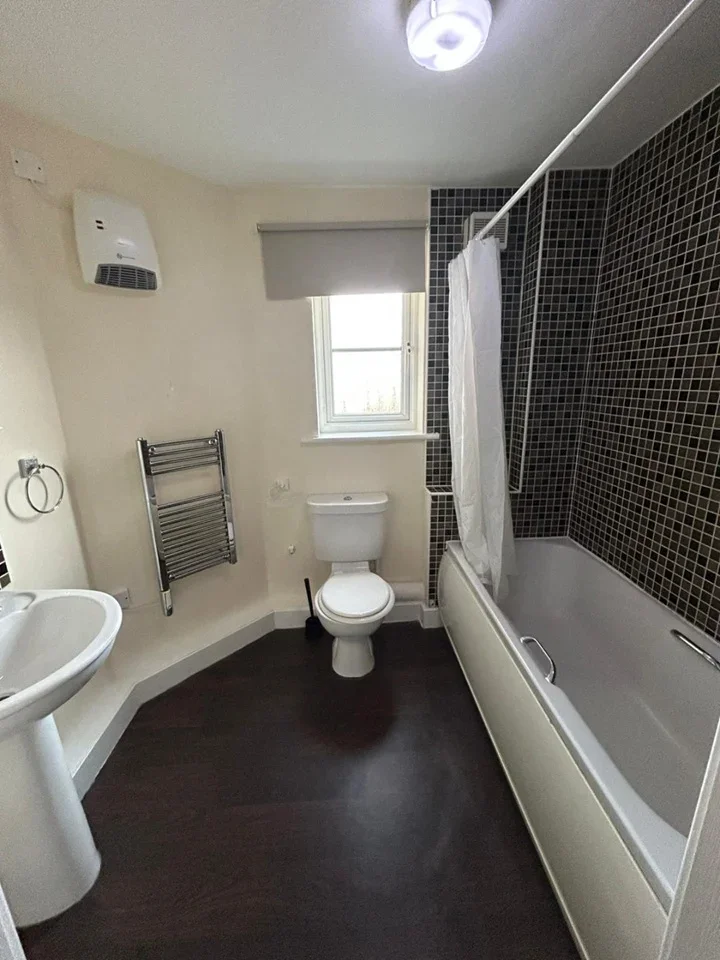 Flat Waltheof Road in Sheffield
