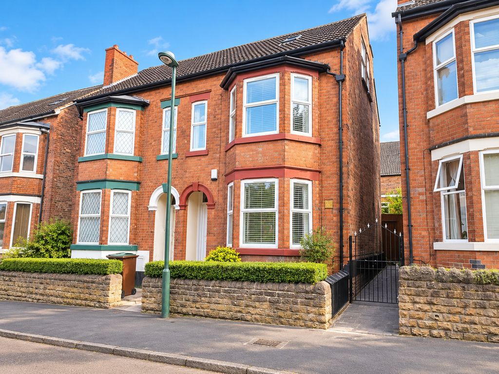 House Kimbolton Avenue in Nottingham