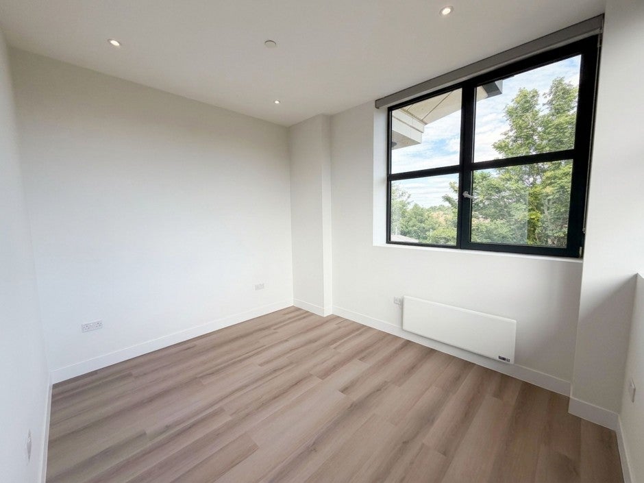 Flat Cowley Business Park in Greater London