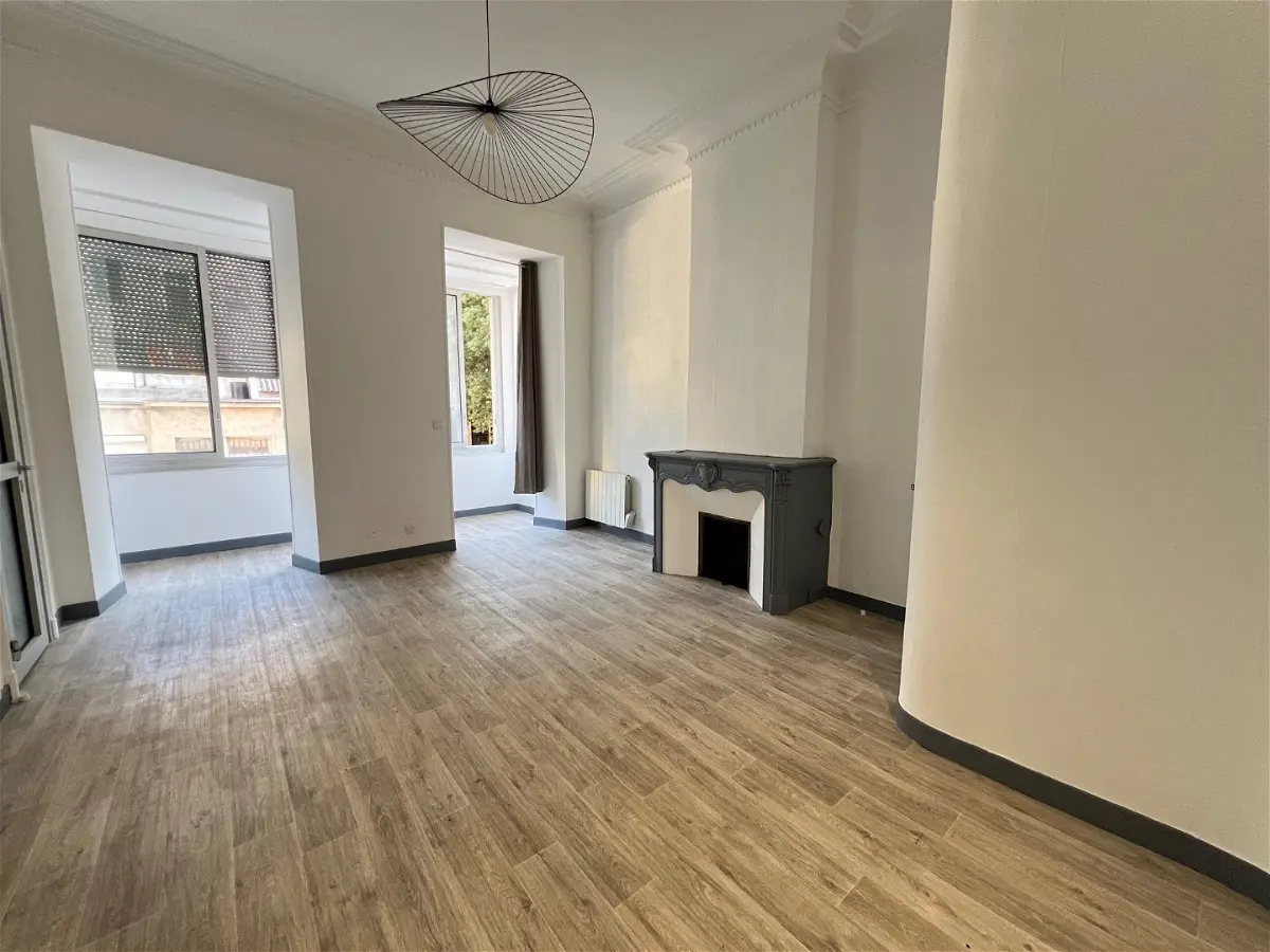 Flat Voie La Canebiere in Marseille