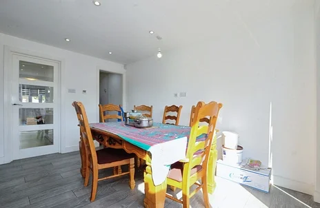 Flat Alveston Avenue in Greater London