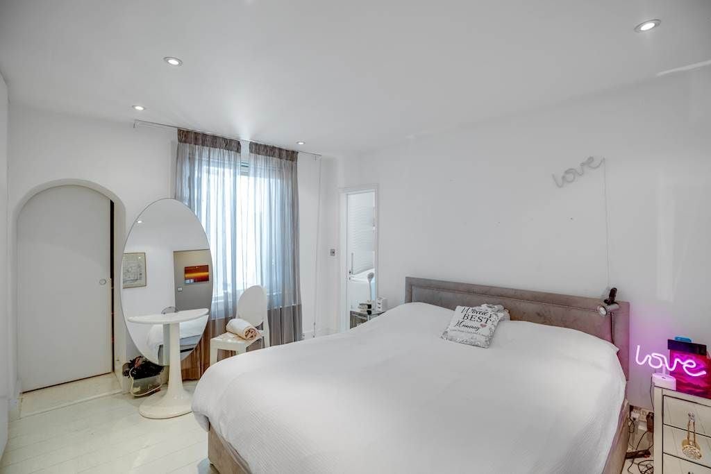 Flat Gunter Grove in Greater London