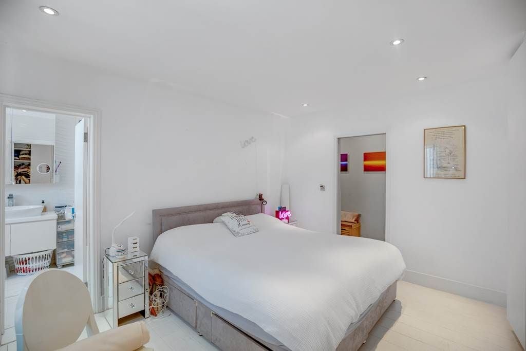 Flat Gunter Grove in Greater London