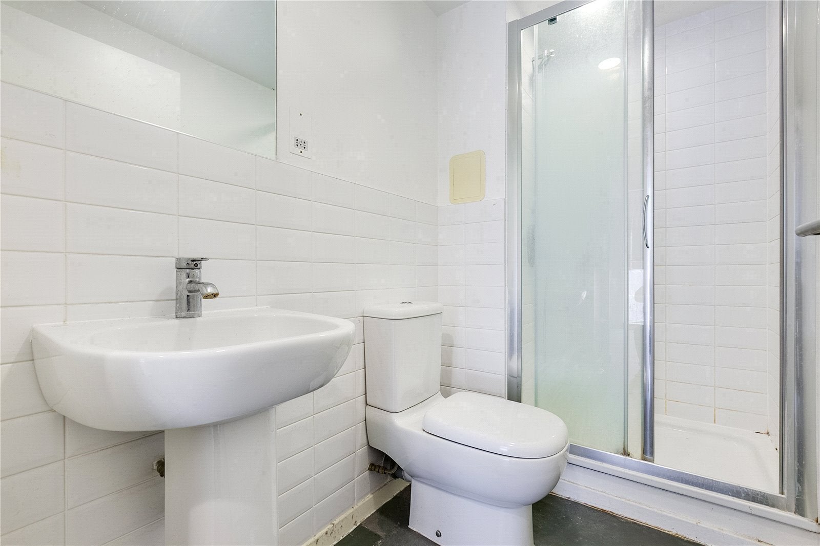 Flat Phipp Street in Greater London