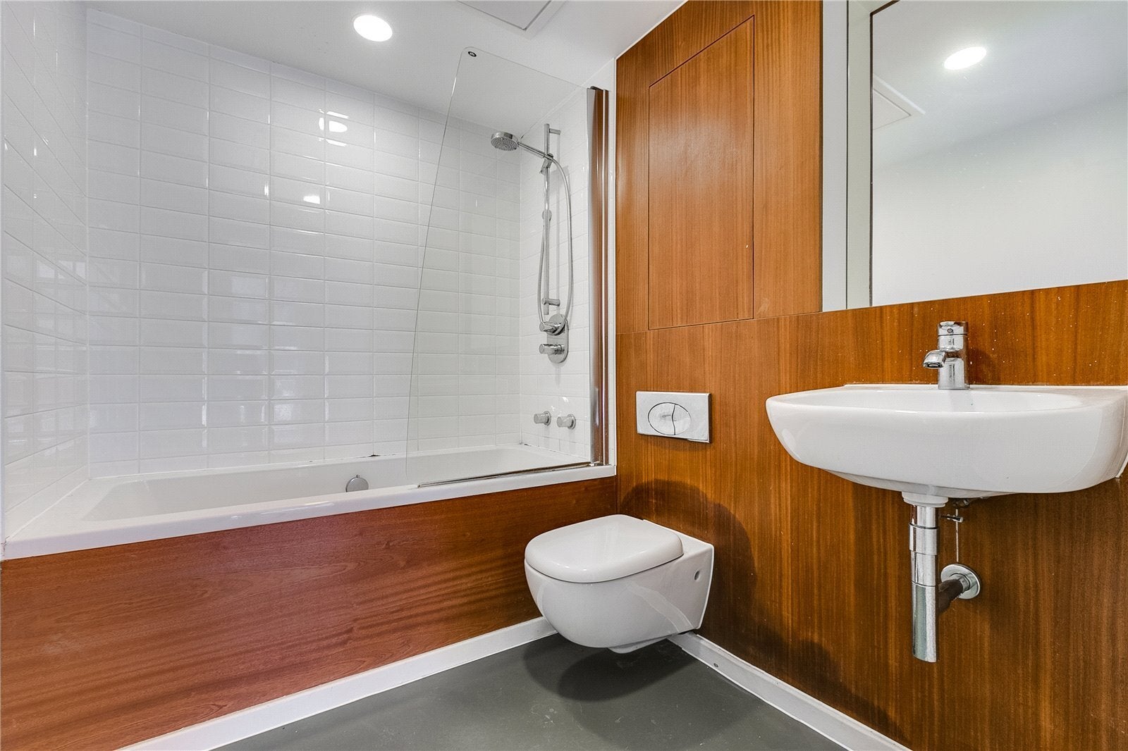 Flat Phipp Street in Greater London