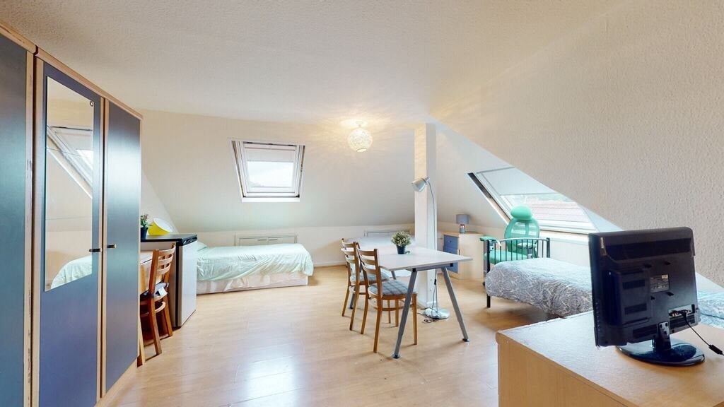 Room Cranhurst Road in Greater London