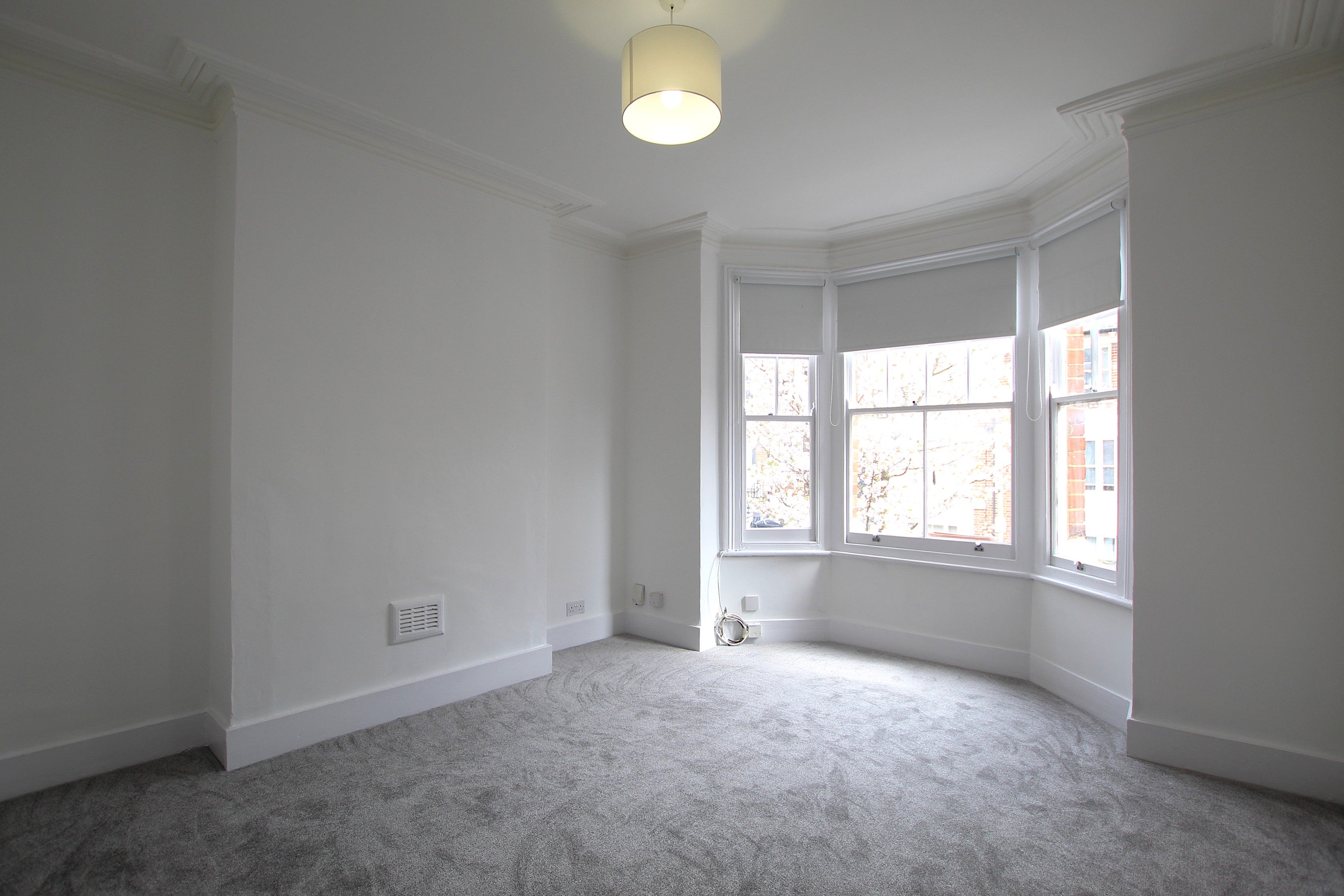 Flat Gloucester Avenue in Greater London