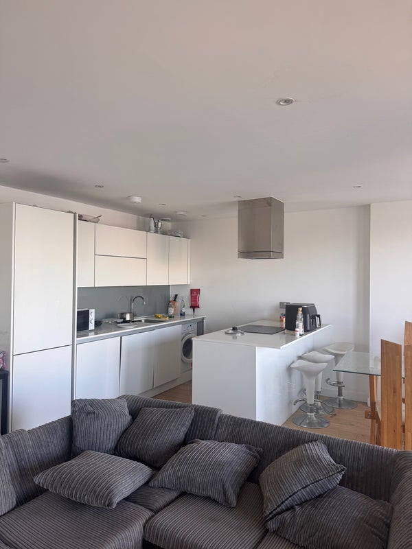 Room Yabsley Street in Greater London
