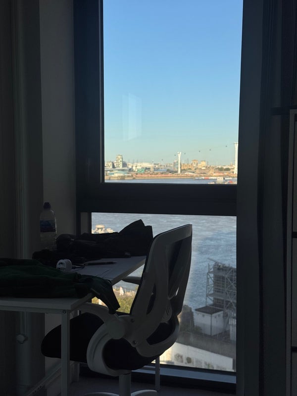 Room Yabsley Street in Greater London
