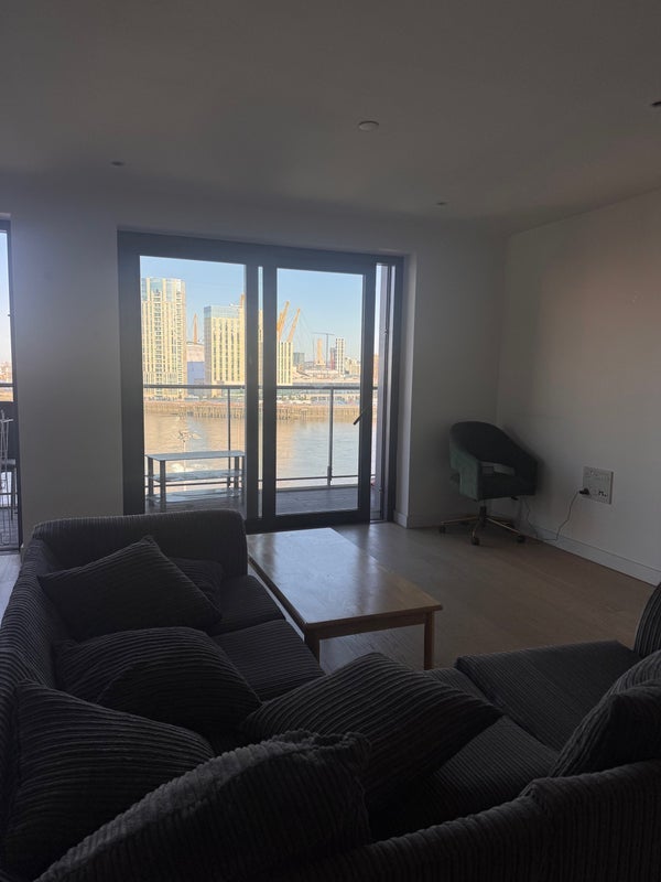 Room Yabsley Street in Greater London