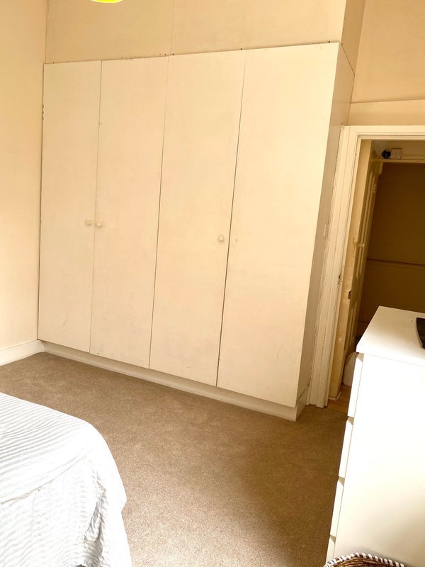 Room Denehurst Gardens in Greater London