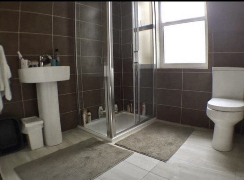 Room Denehurst Gardens in Greater London