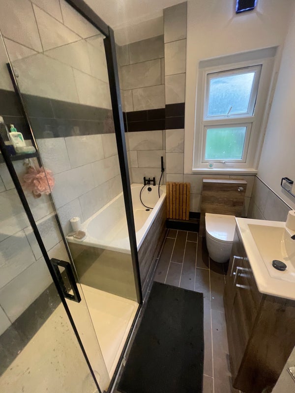 Room Algiers Road in Greater London