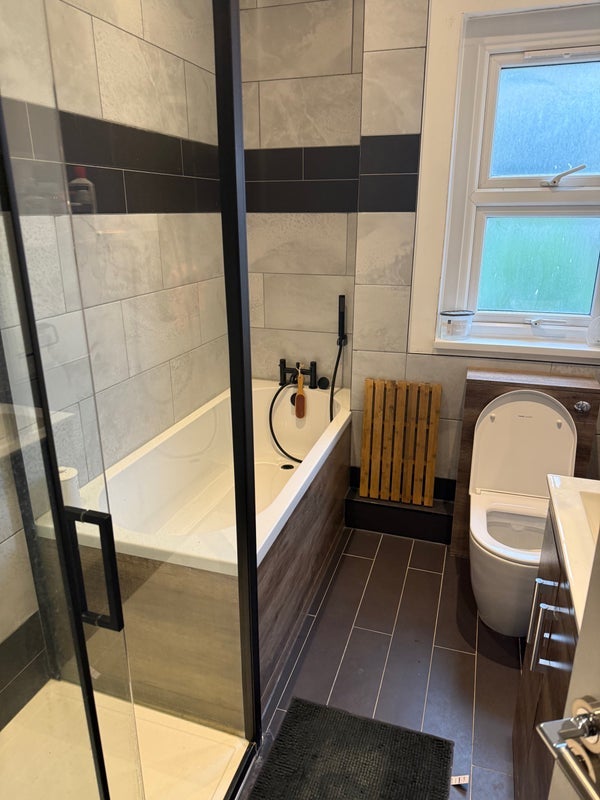 Room Algiers Road in Greater London