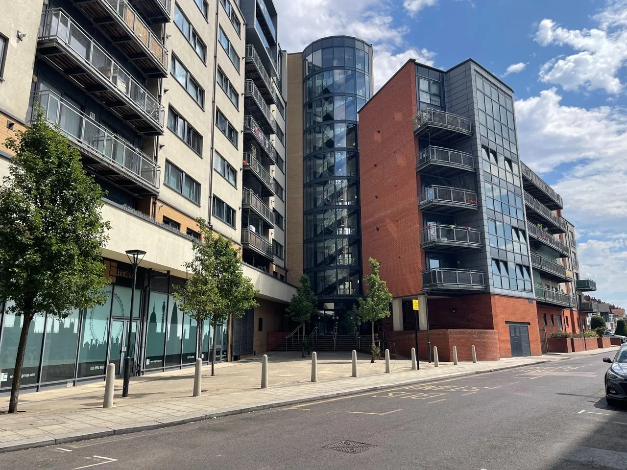Flat Perth Road in Greater London