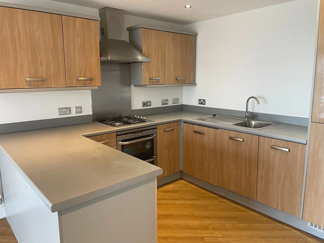 Flat Perth Road in Greater London