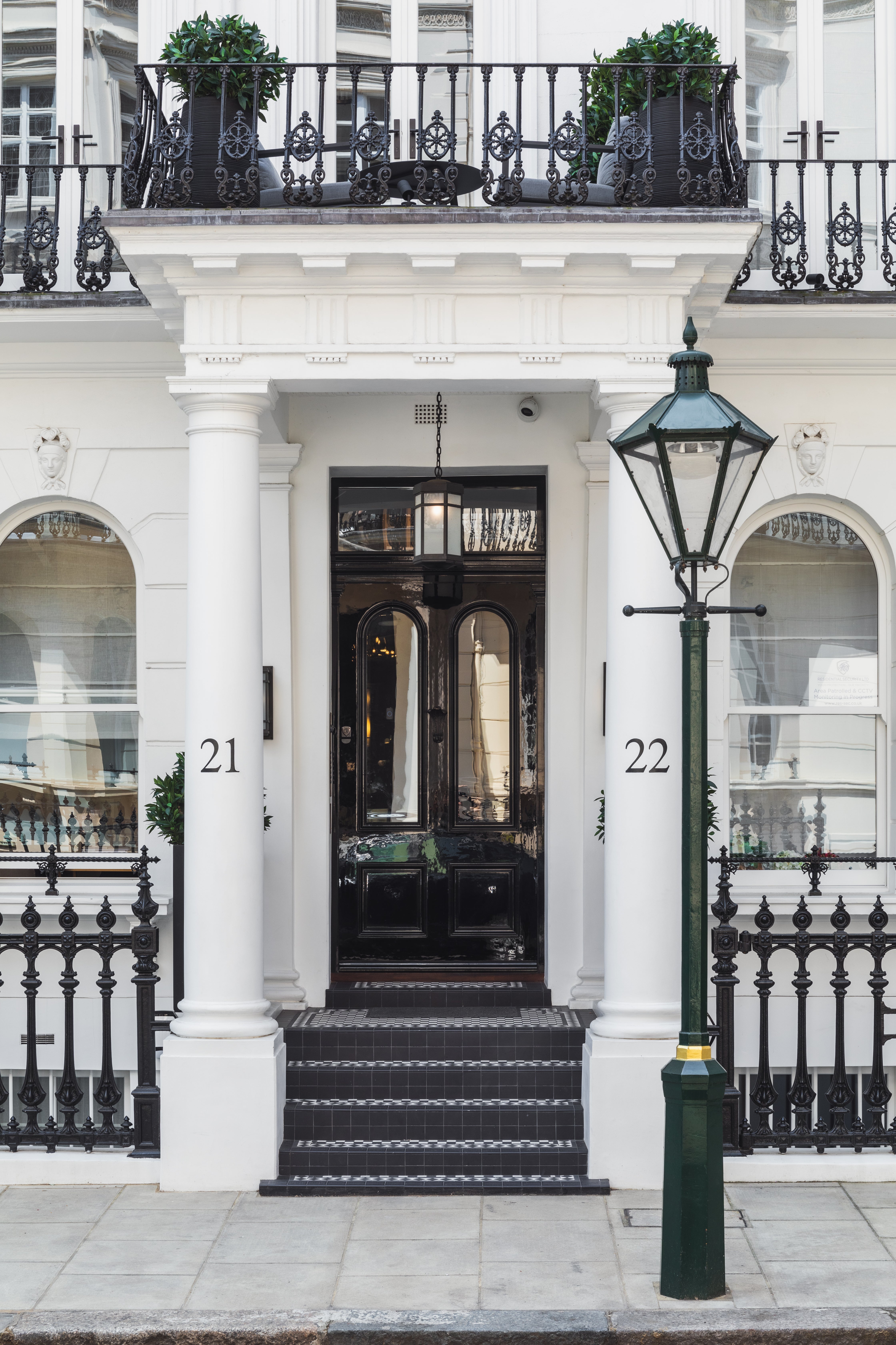 Flat Prince of Wales Terrace in Greater London