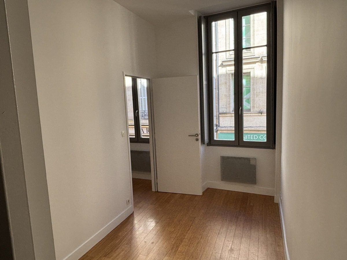 Appartement Place Gambetta à Bordeaux