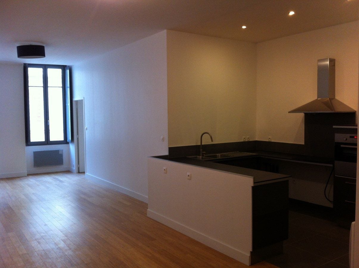 Appartement Place Gambetta à Bordeaux