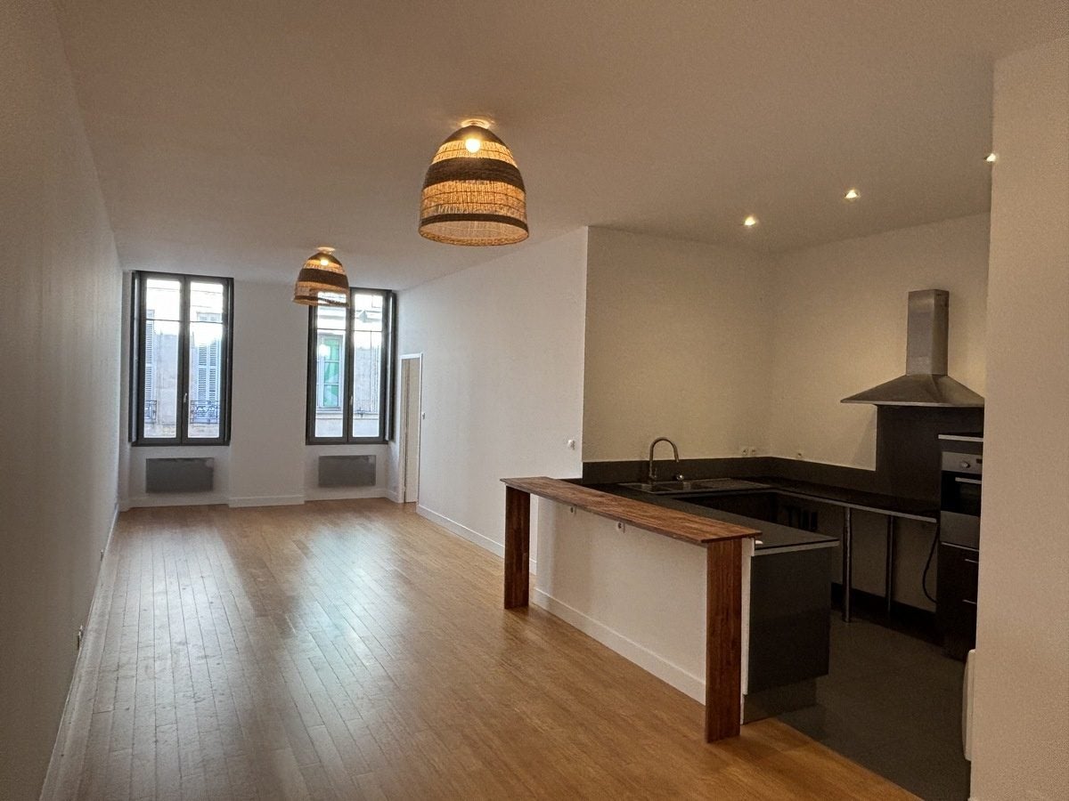 Appartement Place Gambetta à Bordeaux