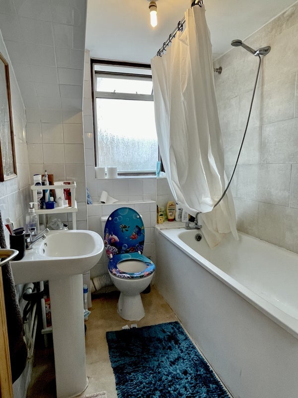 Room Wager Street in Greater London
