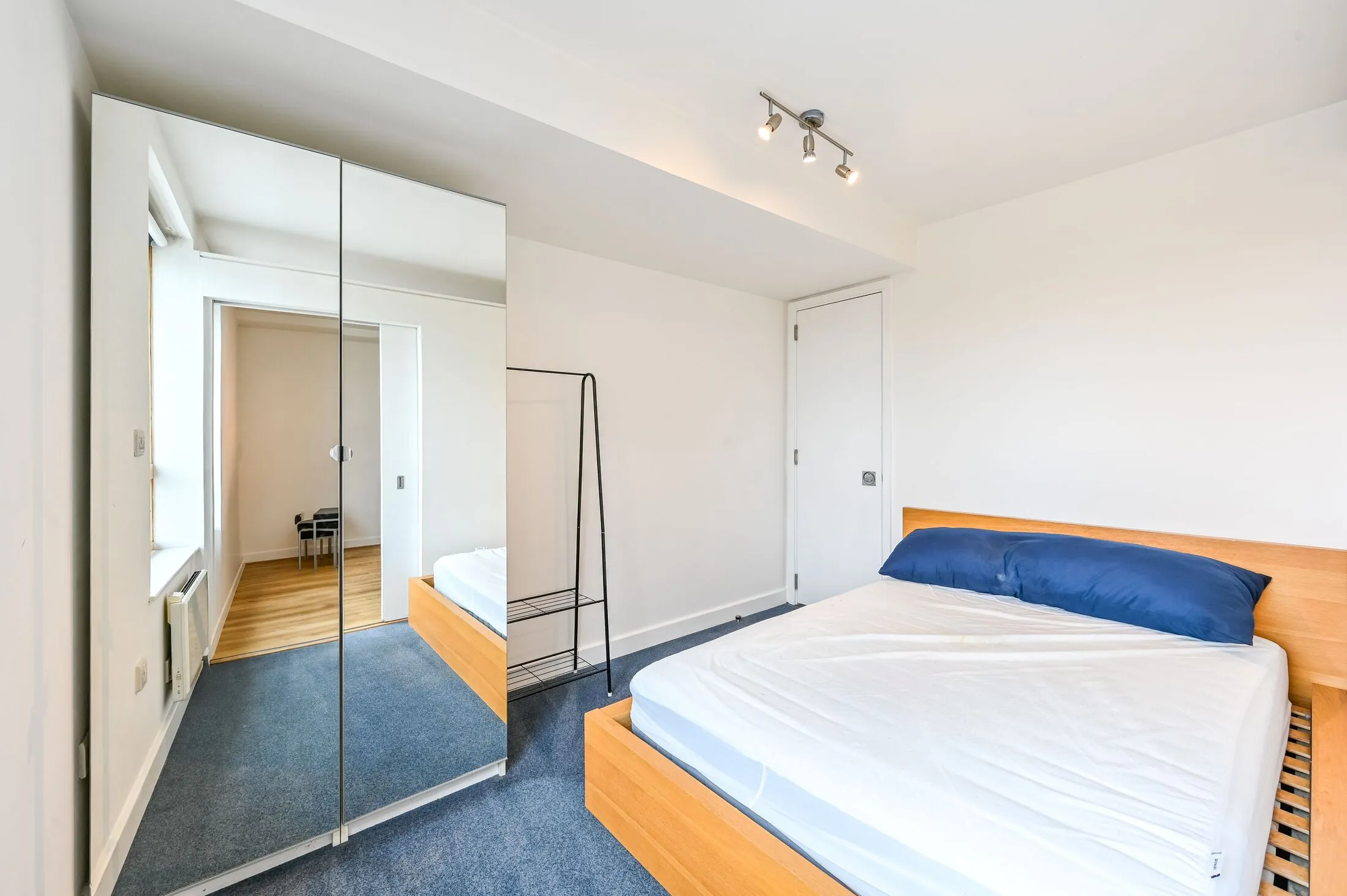 Flat St. Pancras Way in Greater London