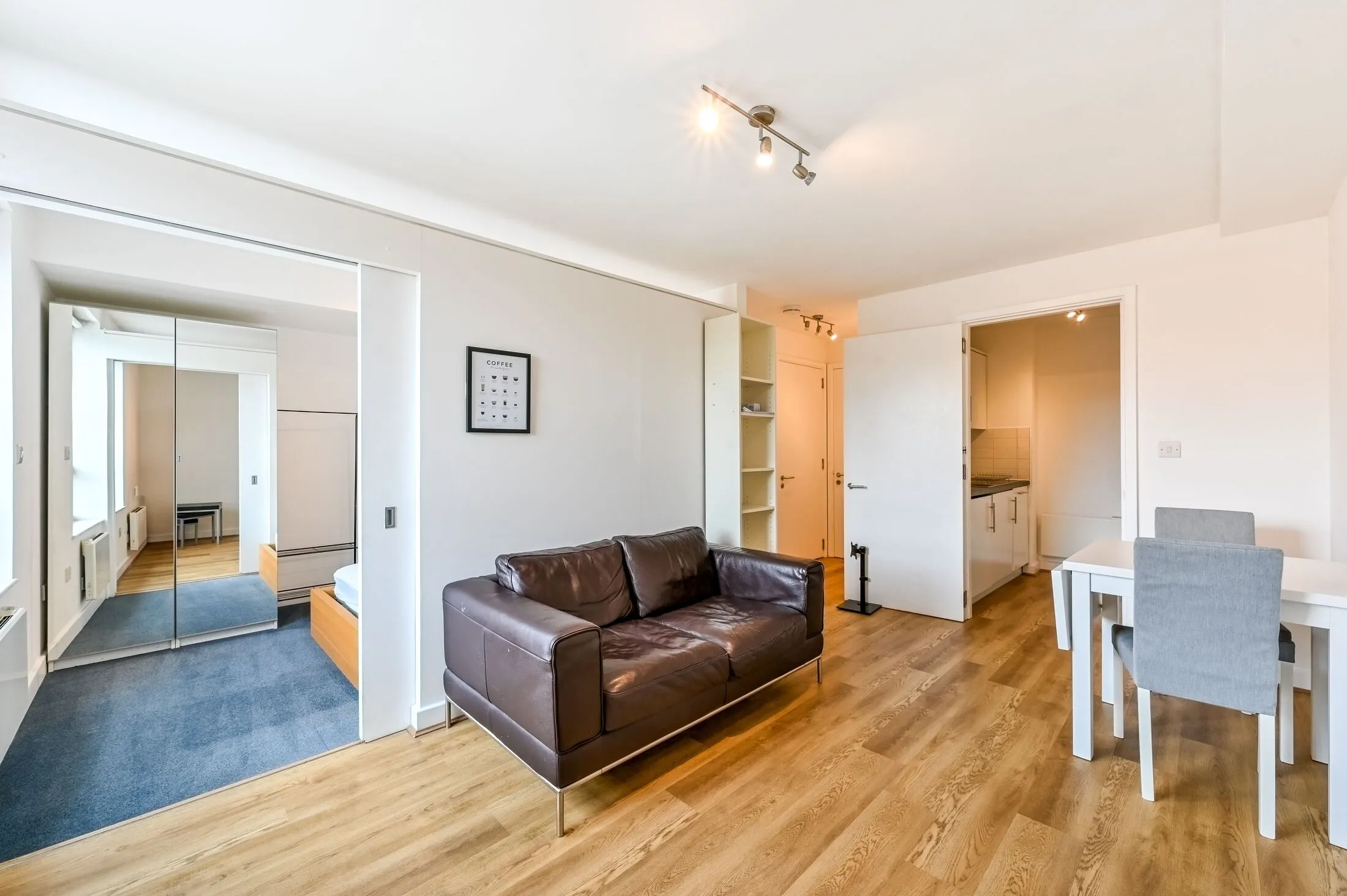 Flat St. Pancras Way in Greater London